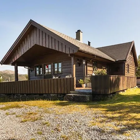 Kvamskogen -lekker Hytte,9 Sengeplasser Og Jacuzzi * Kvam