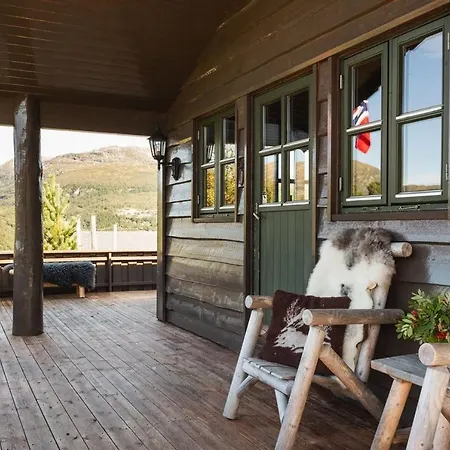 Σπίτι διακοπών Kvamskogen -lekker Hytte,9 Sengeplasser Og Jacuzzi
