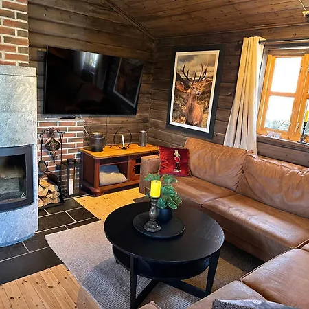 Kvamskogen -lekker Hytte,9 Sengeplasser Og Jacuzzi Nyaraló *