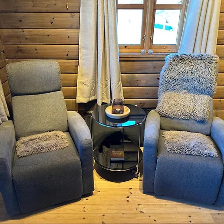 Kvamskogen -lekker Hytte,9 Sengeplasser Og Jacuzzi * Kvam