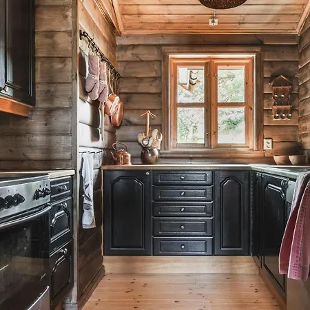 Kvamskogen -lekker Hytte,9 Sengeplasser Og Jacuzzi