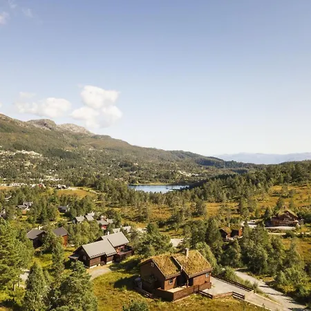 Kvamskogen -lekker Hytte,9 Sengeplasser Og Jacuzzi Nyaraló *