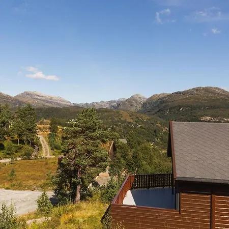Kvamskogen -lekker Hytte,9 Sengeplasser Og Jacuzzi Nyaraló