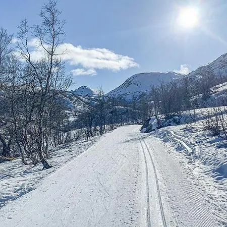 Kvamskogen -lekker Hytte,9 Sengeplasser Og Jacuzzi Nyaraló